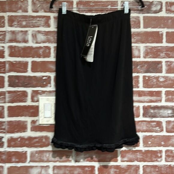 NWT Liola Italy Y2K Fringe Ruffle Hem Pull On Knee Length Skirt Black Size 10 Wo - Picture 2 of 9